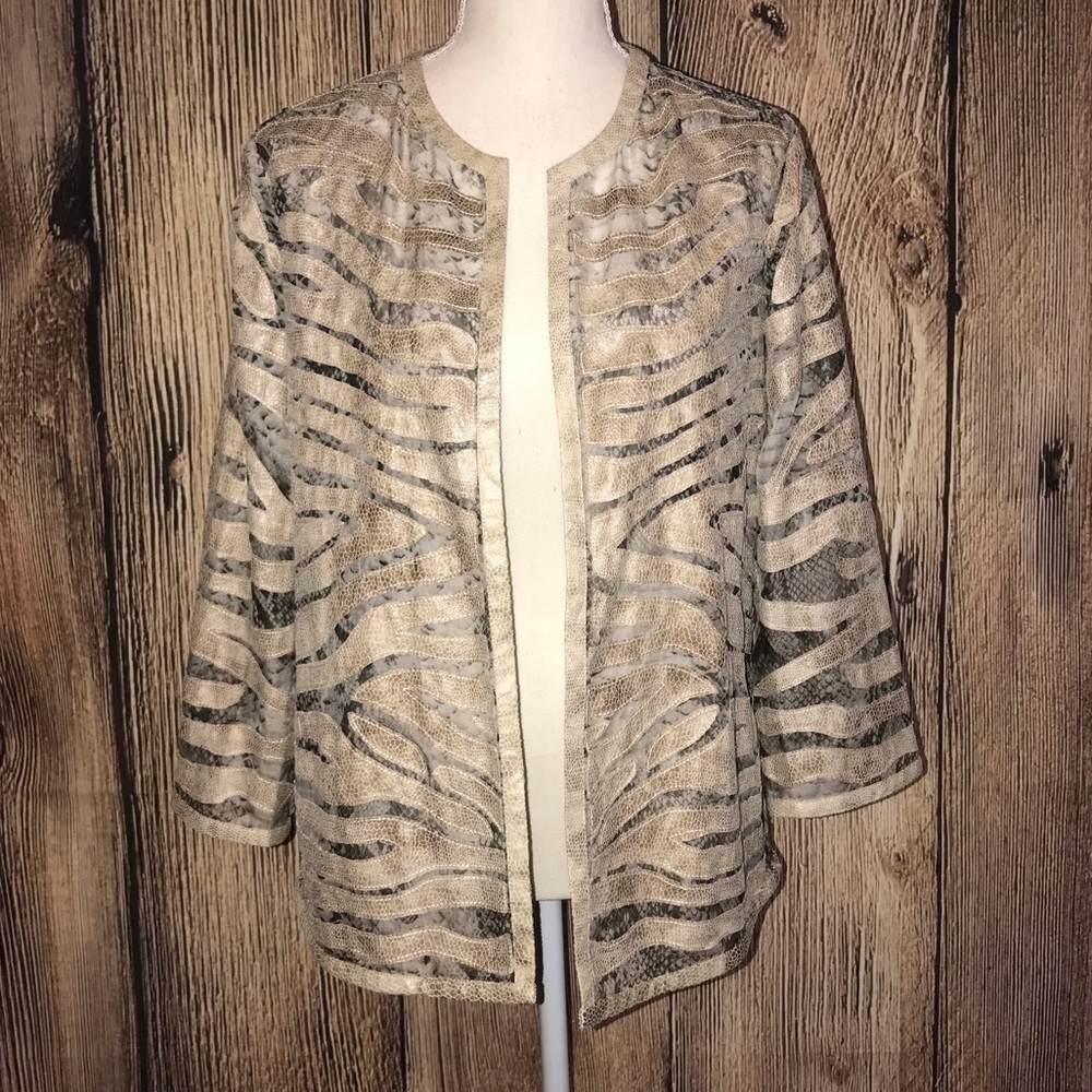 CHICOS SIZE 0 MEDIUM OPEN FRONT GRAY AND TAN JACKET SNAKESKIN-LOOK